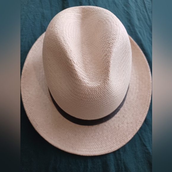 Trilby Style Hat Straw Fedora with Black Band Vacay Trends - Picture 7 of 10